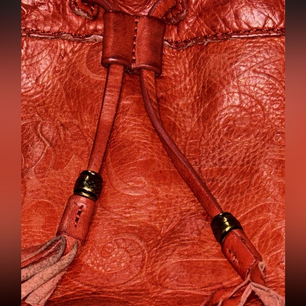 Fossil VTG Talita drawstring Crossbody Hobo bag Tooled Genuine Rust Red Leather - Picture 4 of 9